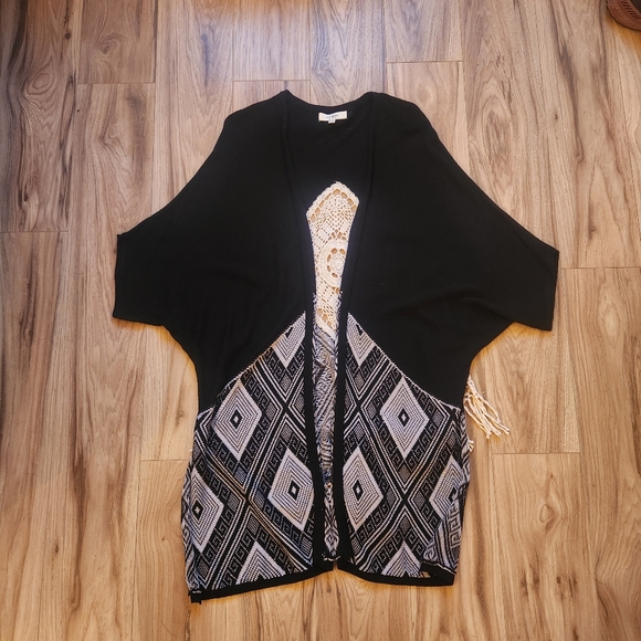 Macrame Cardigan Shawl - Picture 1 of 8